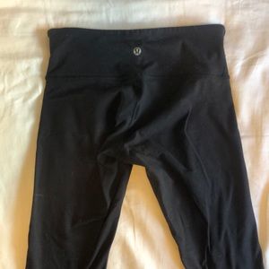 Lululemon leggings black size 4 3/4 length